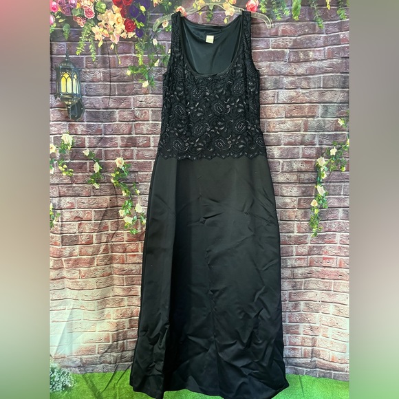 Navy Blue Formal Gown, size 12 - Picture 2 of 3